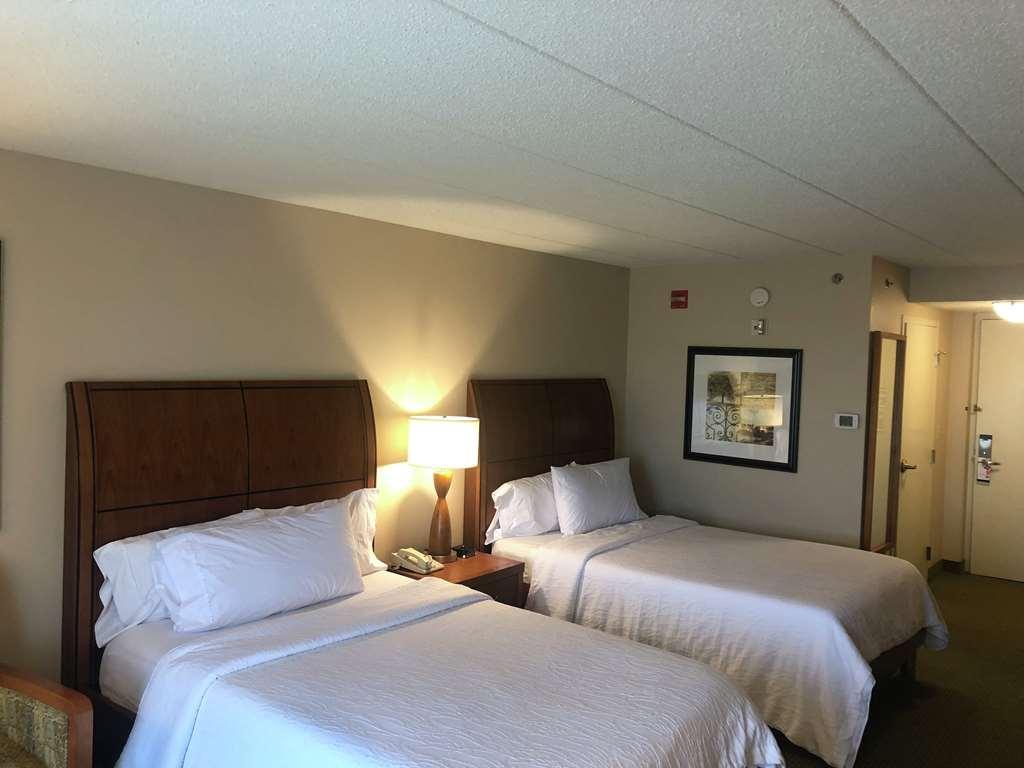 Hilton Garden Inn Addison Zimmer foto