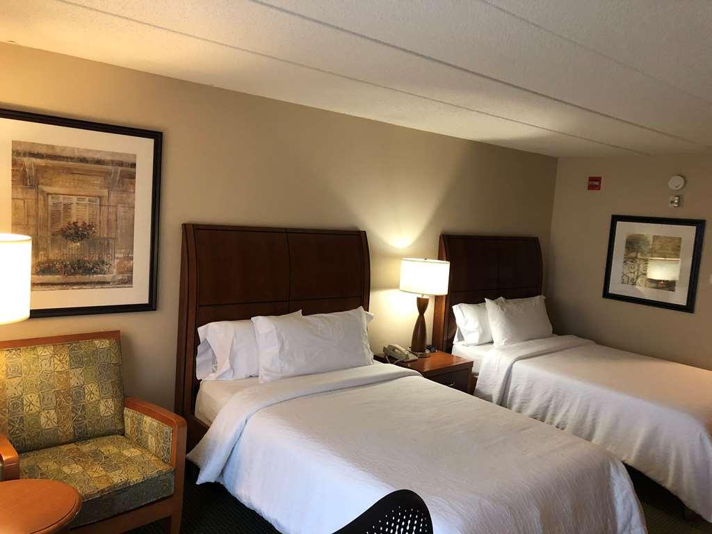 Hilton Garden Inn Addison Zimmer foto